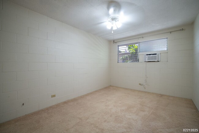 Building Photo - $1,790/ 1 BED / 1 BATH/ 1 PARKING IN MAKIKI