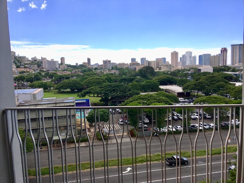 Building Photo - 1511 Nuuanu Ave