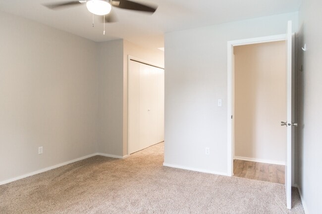 Building Photo - 2800 Kalmia Ave