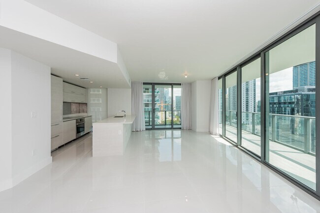 Building Photo - 1300 S Miami Ave