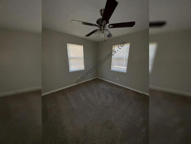 Building Photo - 1116 Southeastern Ave