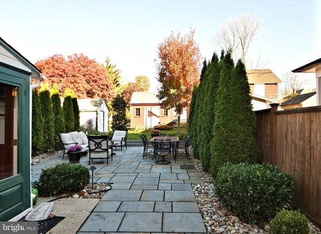 Building Photo - 143 N State St