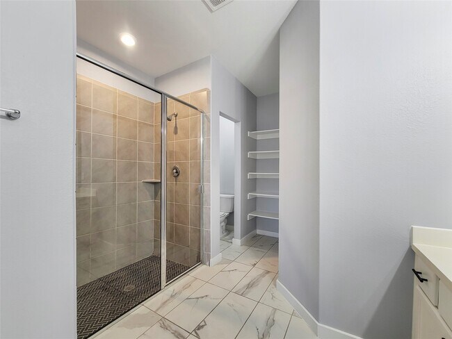 Building Photo - 16807 Lisbon Ln