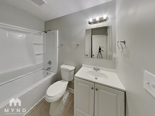 Building Photo - 5455 Fox Haven Trail