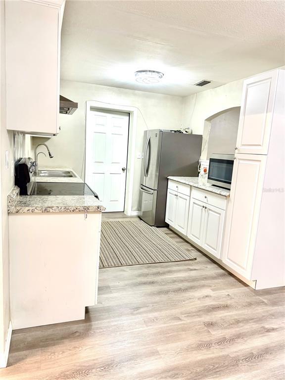 Building Photo - 2474 Dianne Dr