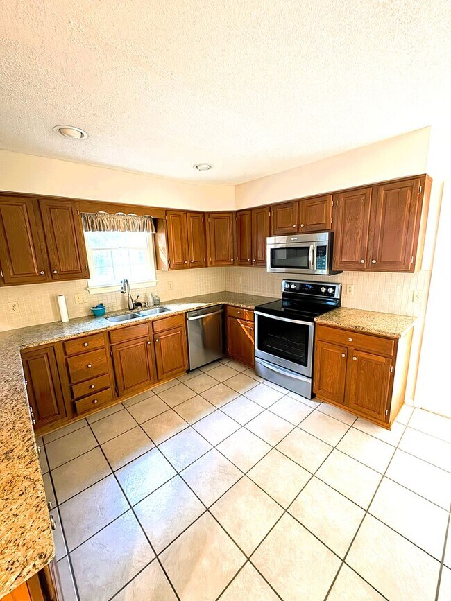 Building Photo - Single Family Home in Harrisonburg
