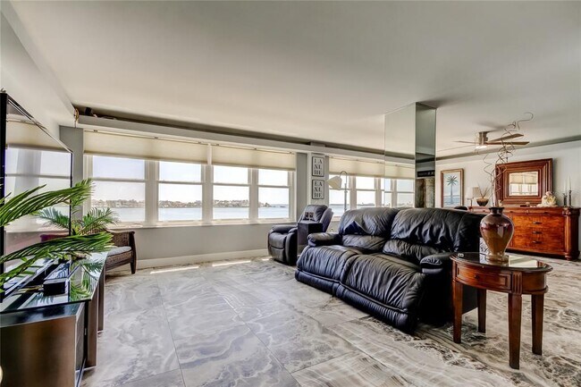 Building Photo - 5200 Brittany Dr S