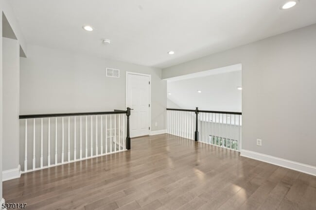 Building Photo - 3 Taft Ln