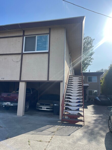 Building Photo - 632 Stannage Ave
