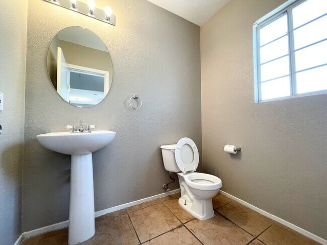 Building Photo - 2608 Commitment Ct