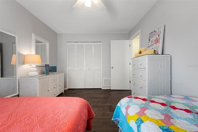 Building Photo - 6552 Waterford Cir