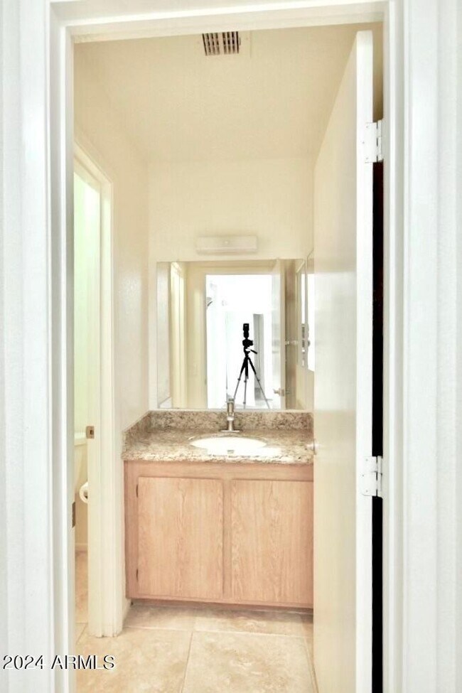 Building Photo - 14300 Bell Rd