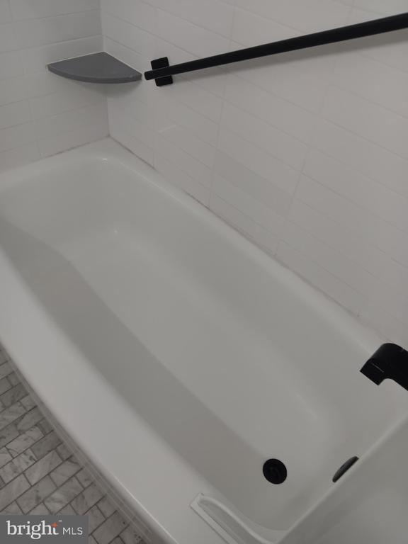 Building Photo - 3341 Mary St