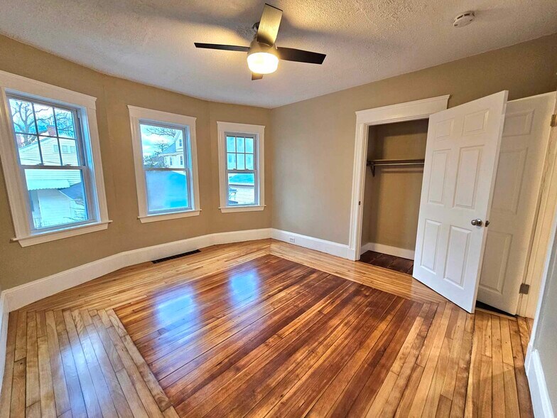 Building Photo - 10 Alton Rd