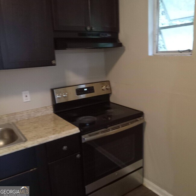Building Photo - 2308 Boulevard Granada SW