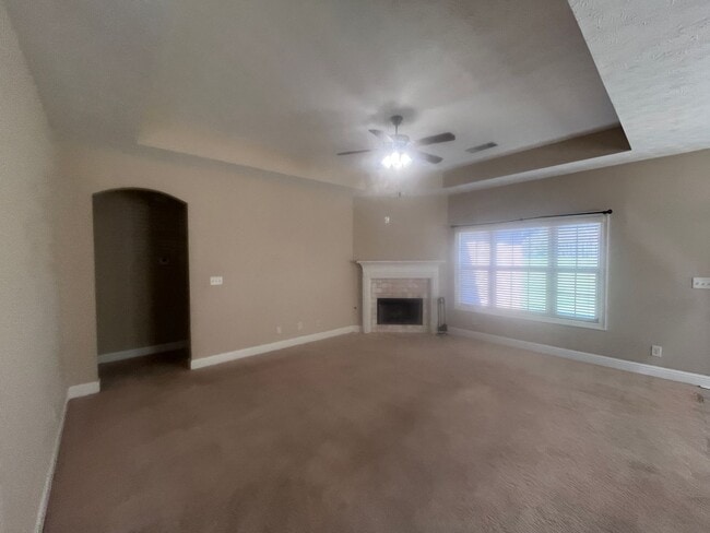 Building Photo - Great Location in Prattville