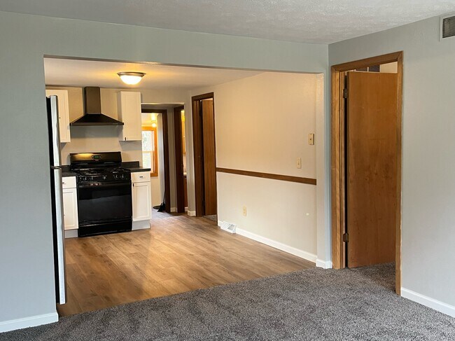 Building Photo - 316 Burr Oak Ave