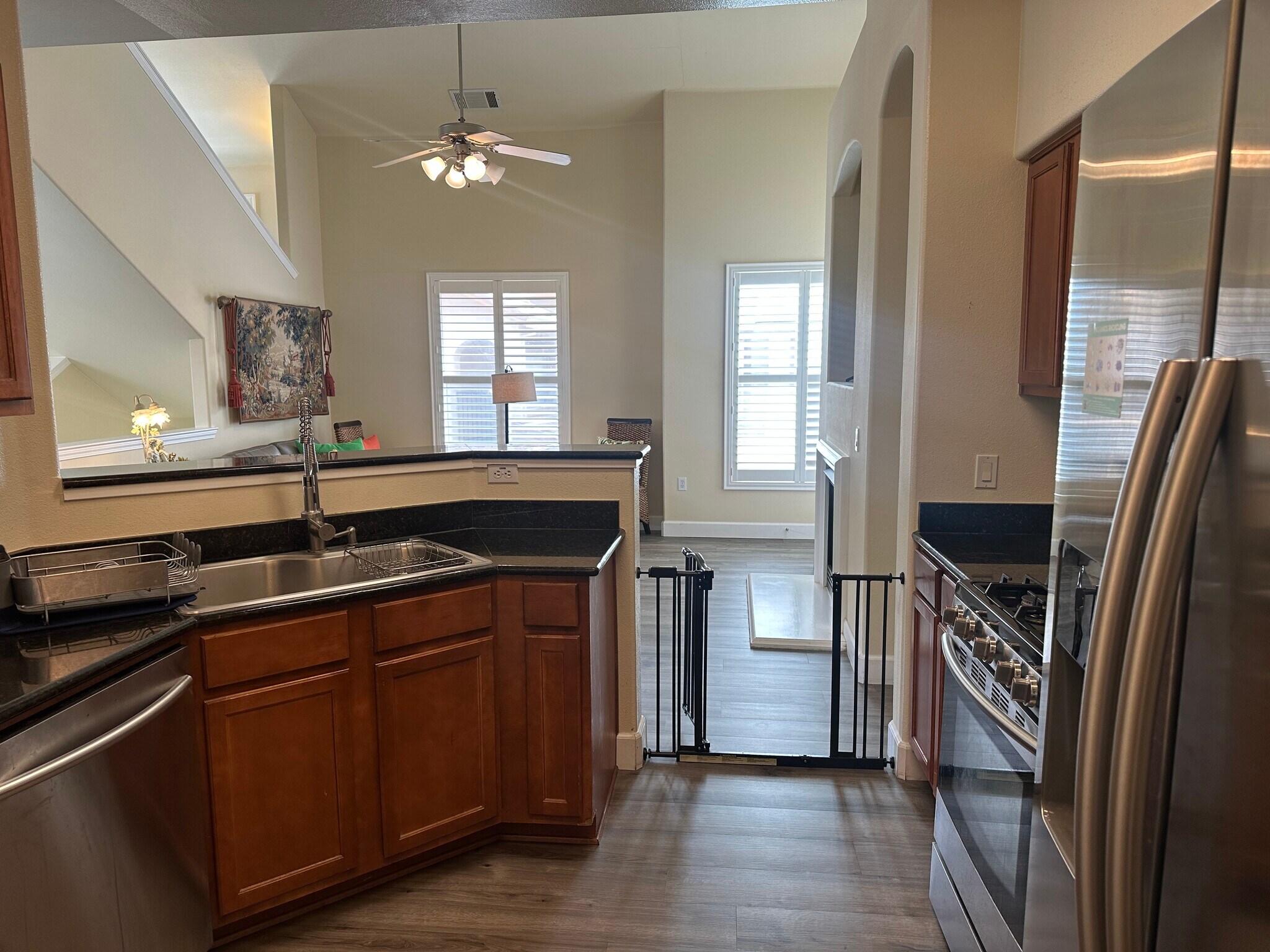 Building Photo - 5350 Dunlay Dr