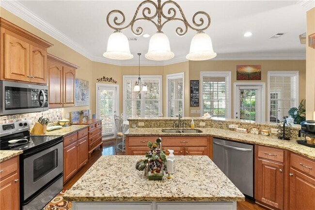 Building Photo - 111 Chinquapin Dr
