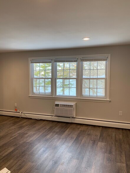 Building Photo - 37 Grandview Dr
