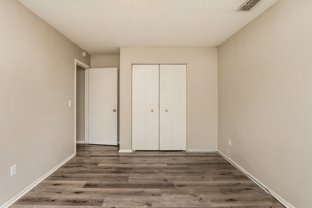 Building Photo - 585 Conure St