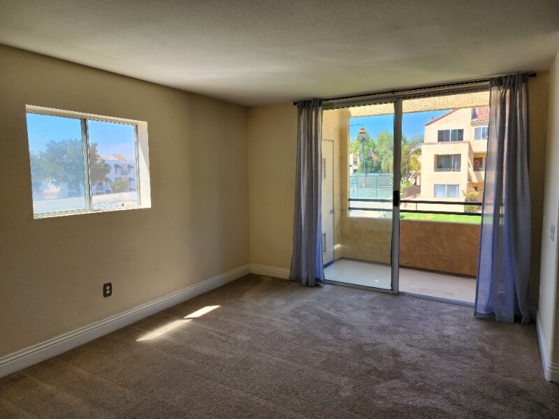 Building Photo - 3969 Nobel Dr