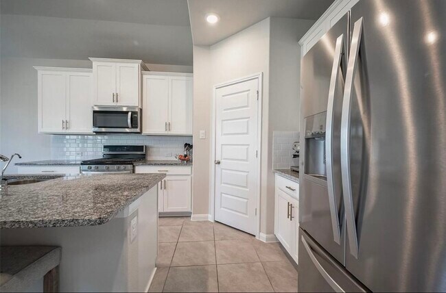 Building Photo - 1123 Vine House Dr