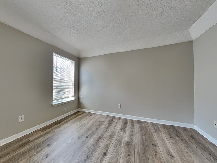 Building Photo - 3428 Ann Franklin Ct