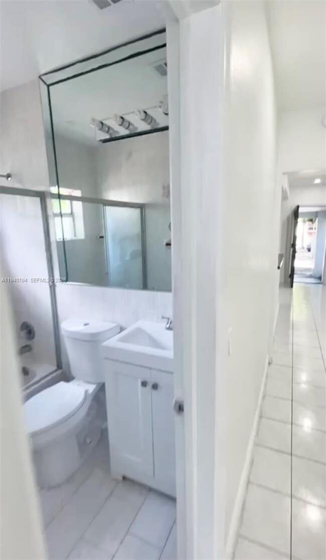 Building Photo - 1332 NE 177th St