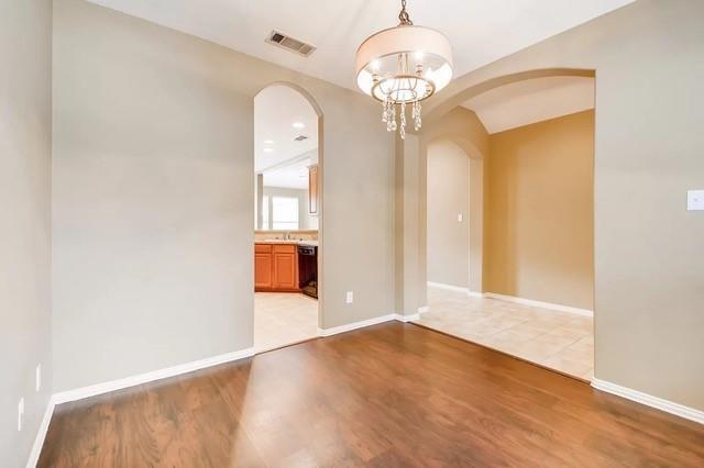 Building Photo - 1400 Chestnut Dr