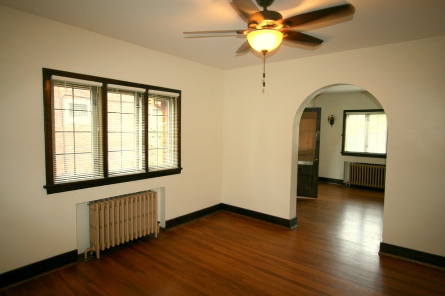 Dining Room - 330 S Aiken Ave