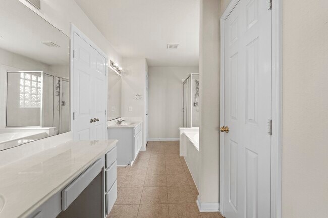 Building Photo - 9518 Denfield Ln