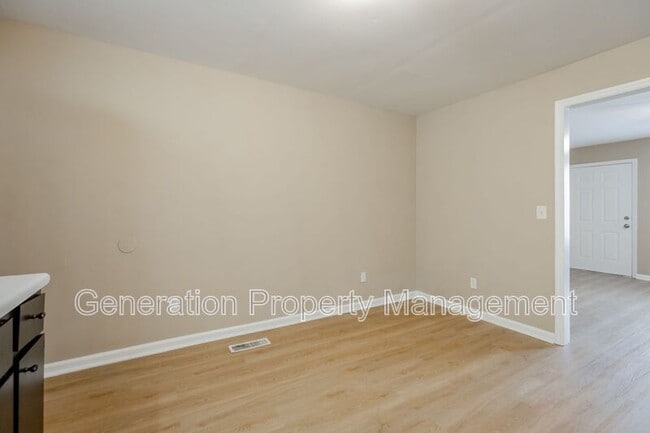 Building Photo - 11209 Dayton Pike