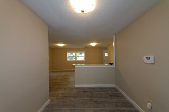 Building Photo - Completely remodeled 3 bed 1 bath home ready for a new tenant. Apply today and get approved for a...