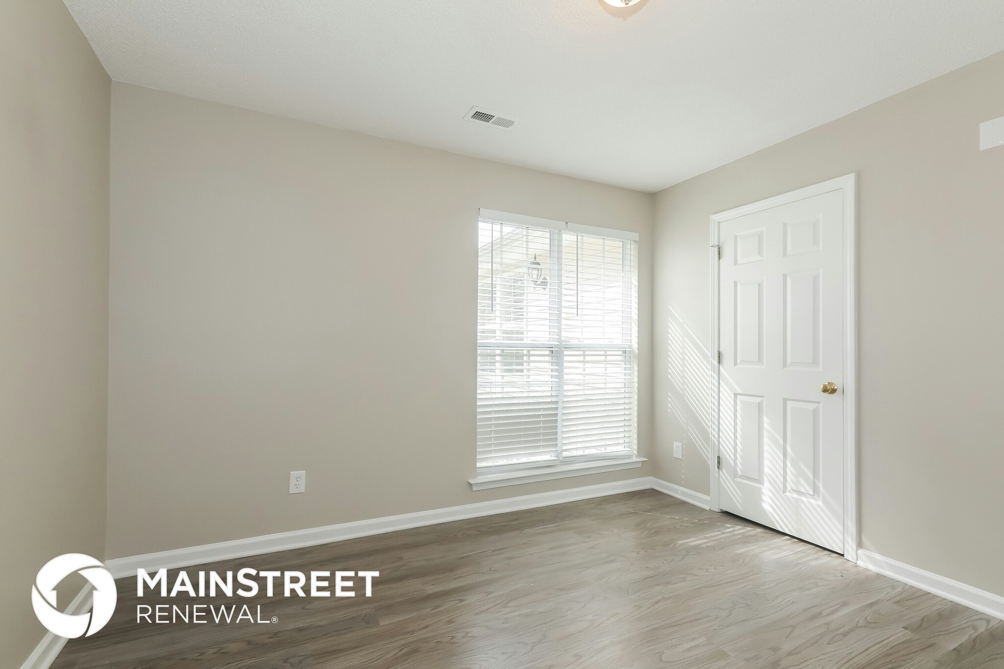 Building Photo - 3212 Leicester Dr