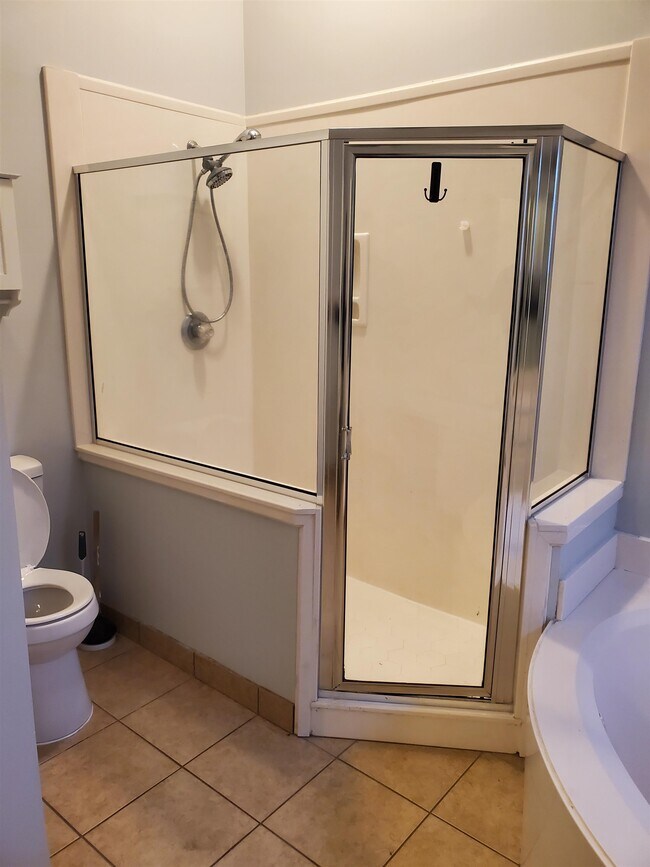 Building Photo - 8688 Eagle View Dr