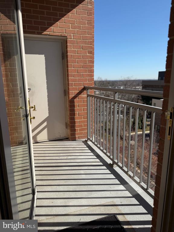 Building Photo - 11760 Sunrise Valley Dr