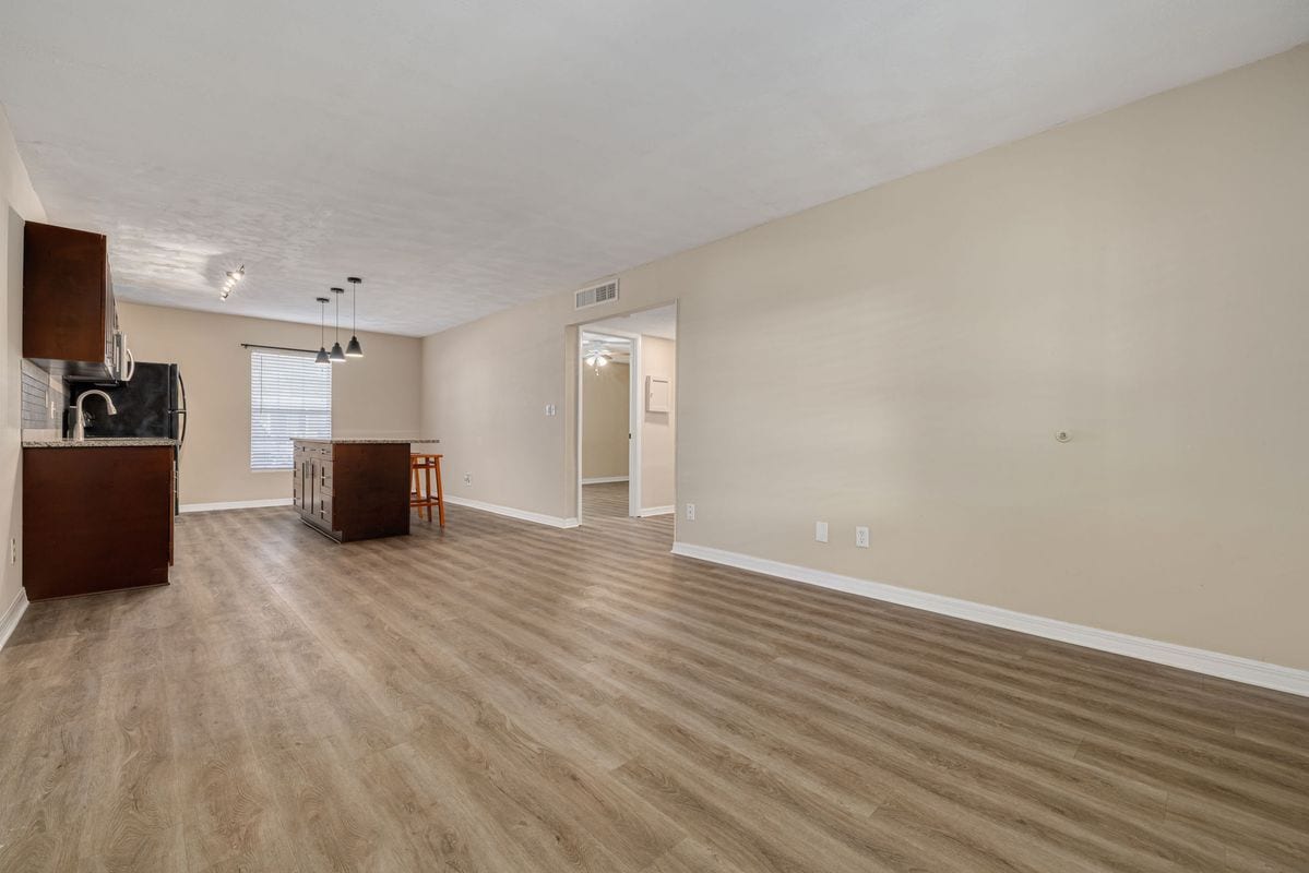 Building Photo - 2808 W Azeele St