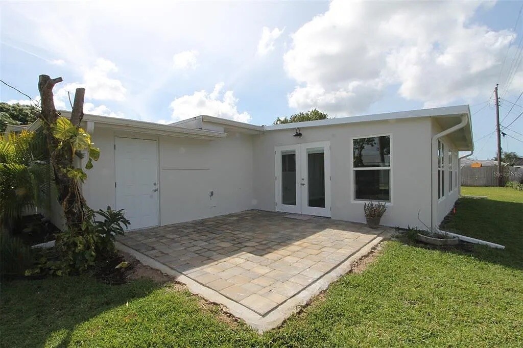 Building Photo - 5522 Yorkshire Way