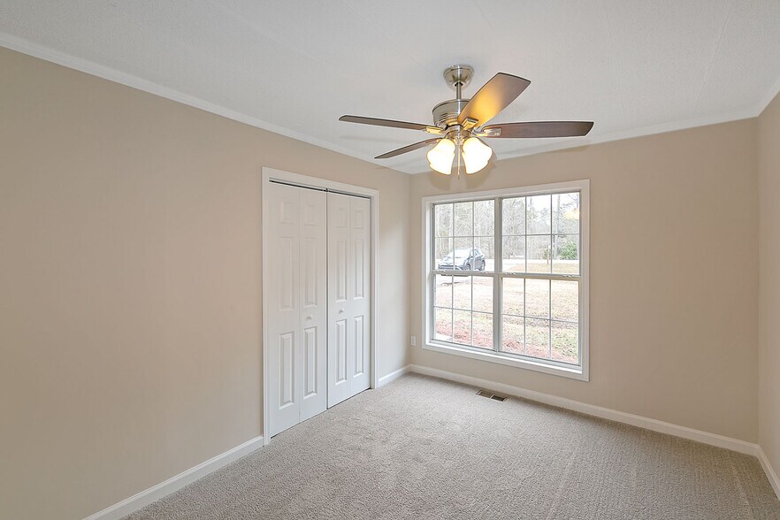 Building Photo - 4970 Hiram Lithia Springs Rd