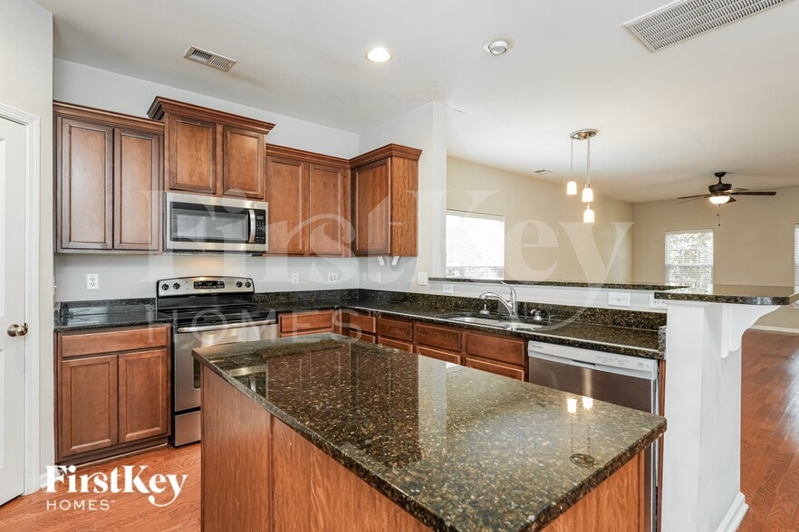 Building Photo - 2901 Maybry Dr