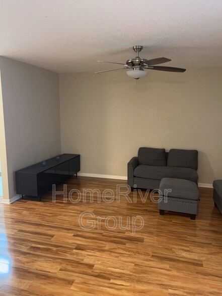 Building Photo - 3907 Del Prado Blvd S