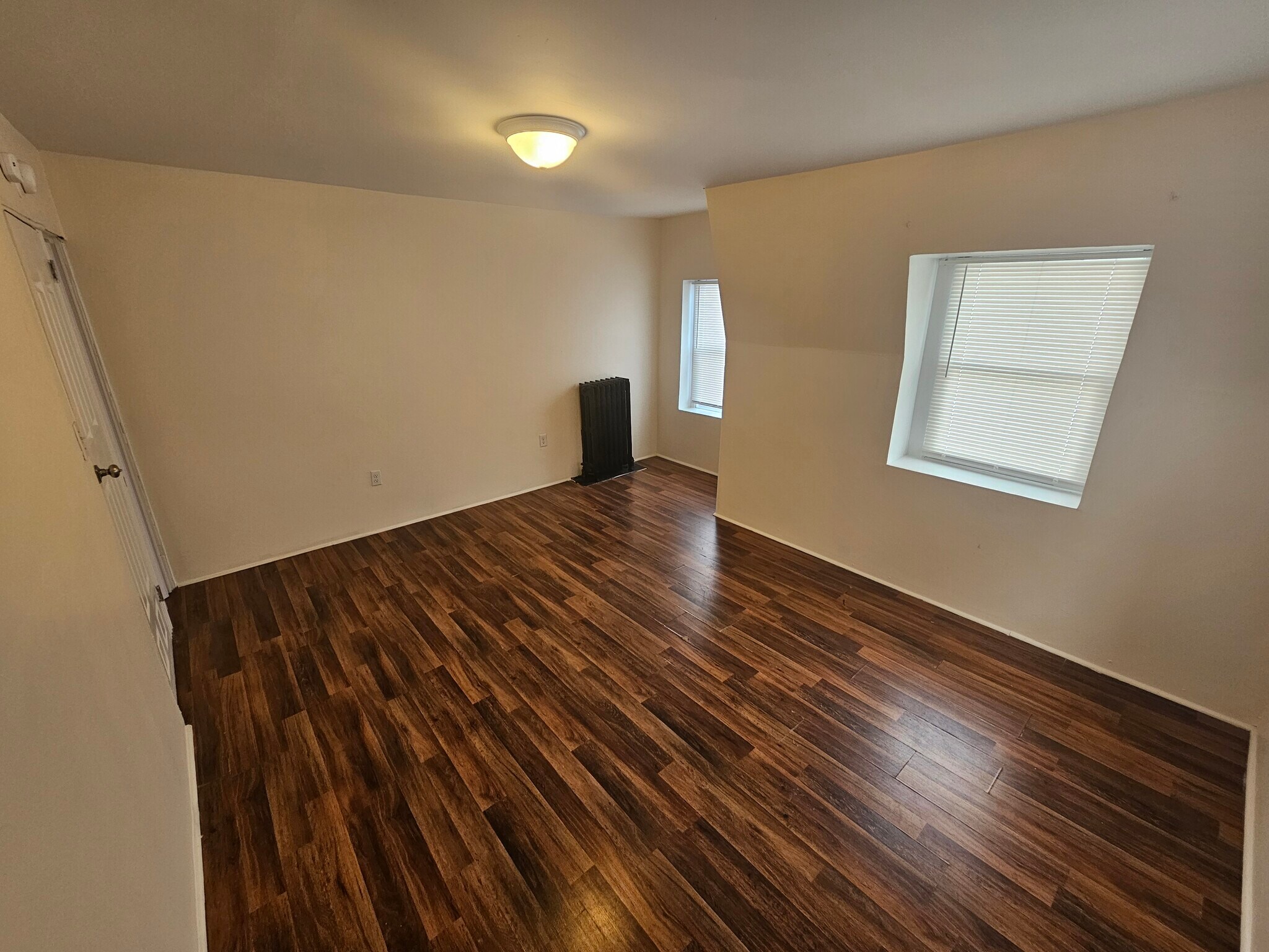 Building Photo - 132 W Douglass St