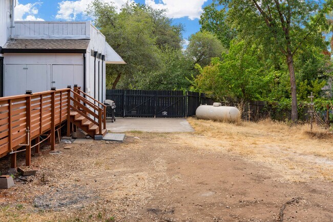 Building Photo - 3849 Bluebird Ln
