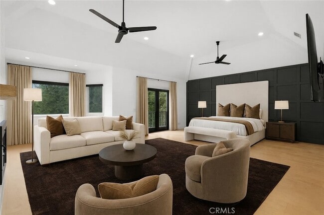 Building Photo - 5946 Woodlake Ave