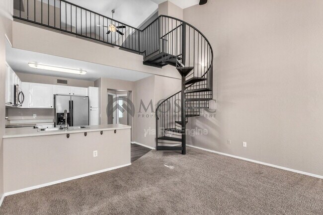 Building Photo - 9233 E Neville Ave