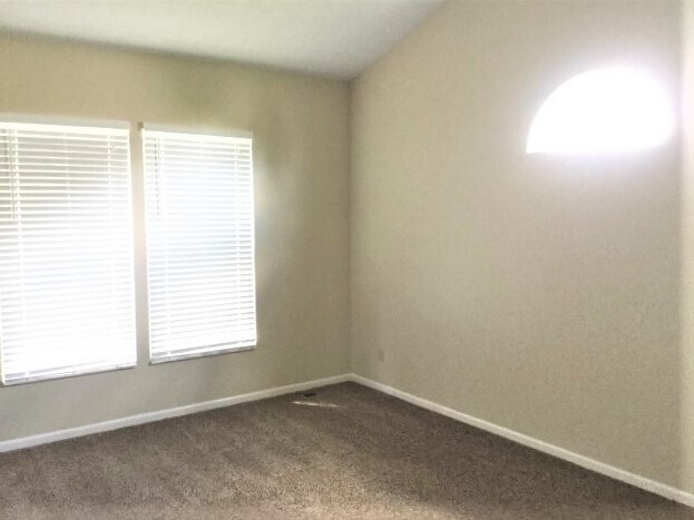 Building Photo - 742 Keltoncrest Dr