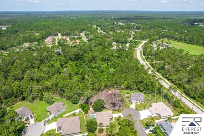 Building Photo - 13 Sleigh Bell Pl