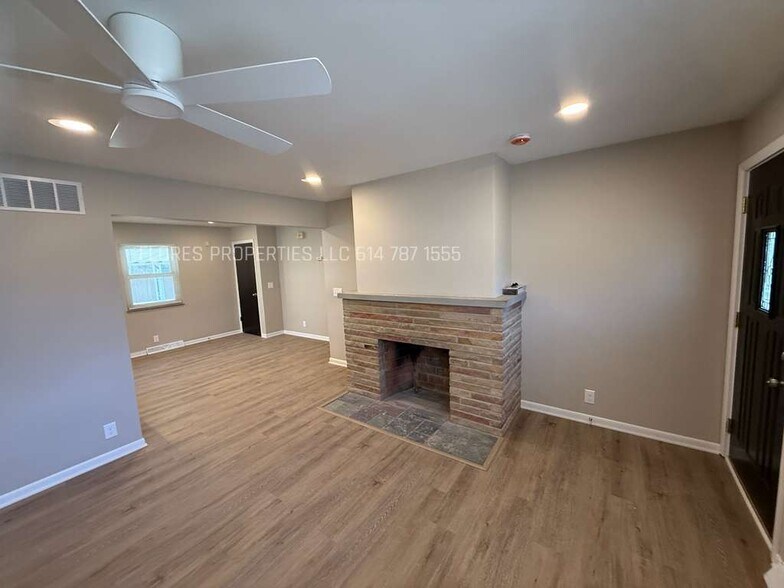 Building Photo - 4406 Glenmawr Ave