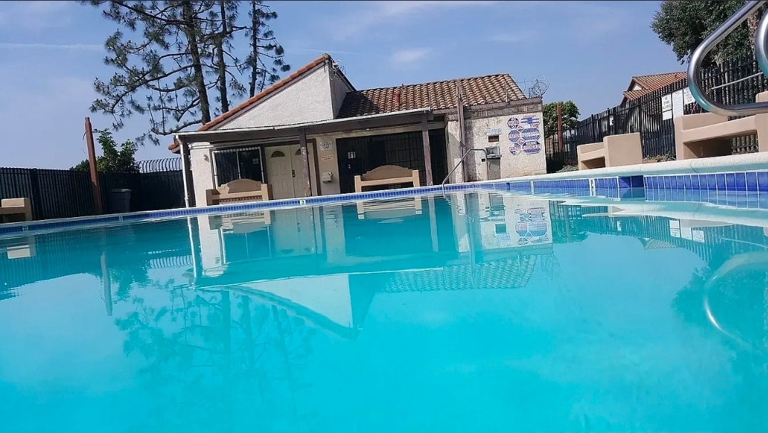 Building Photo - 832 Adelita St